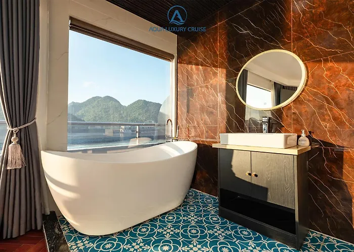 Aqua Lux Lan Ha Bay Cruise Botel 5*