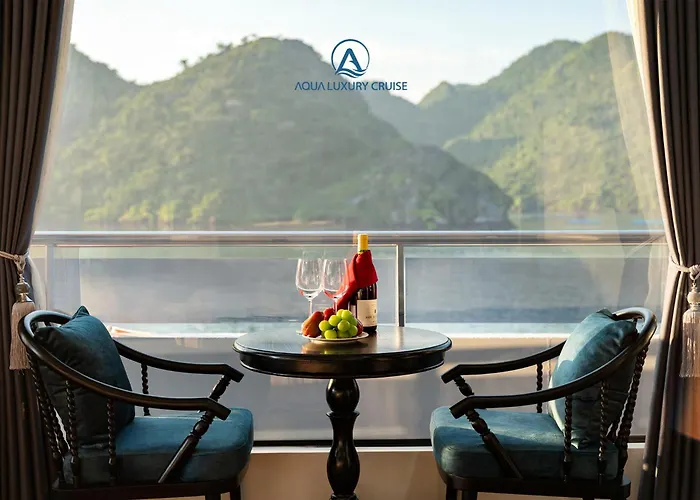 Aqua Lux Lan Ha Bay Cruise Botel 5*