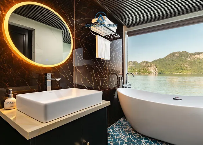 Aqua Lux Lan Ha Bay Cruise Botel 5*