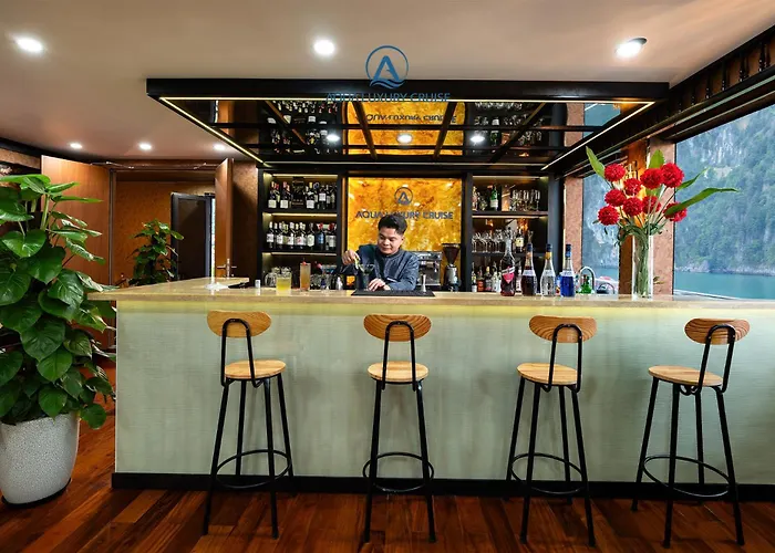 Aqua Lux Lan Ha Bay Cruise Botel 5*